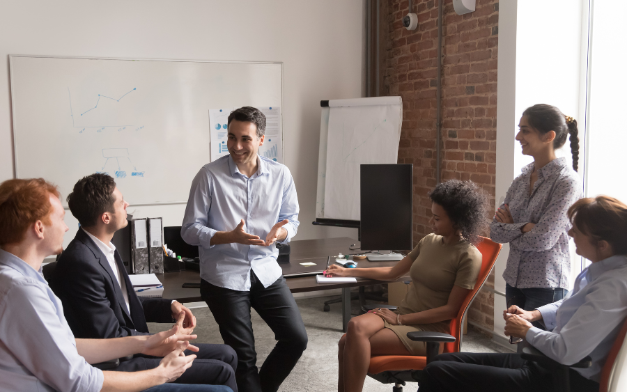 Coaching de equipos: estrategias para potenciar el rendimiento colectivo